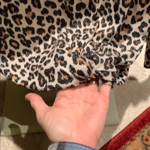 Jennifer Lopez leopard print knotted top - Picture 2 of 4